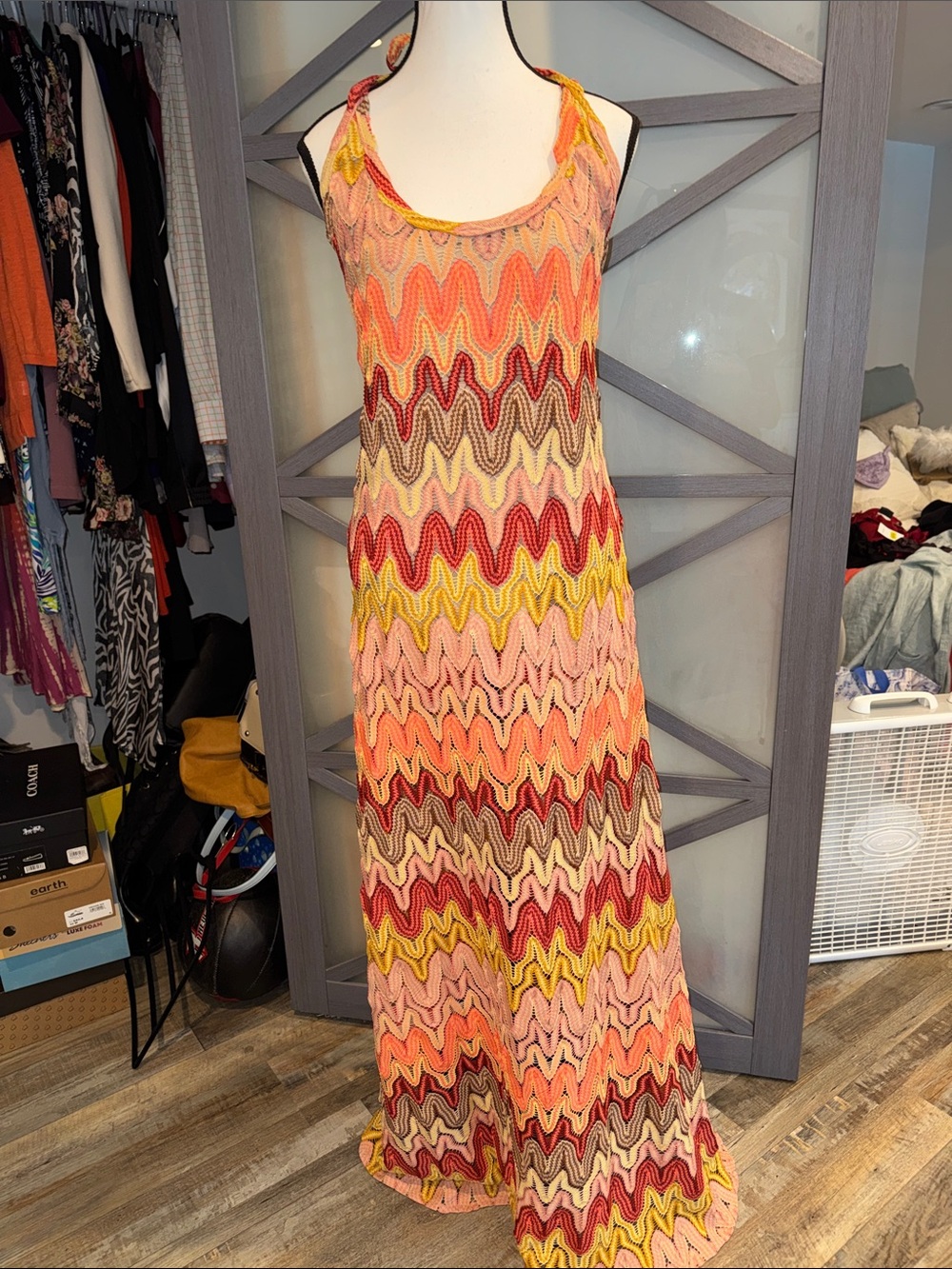 Women's Sleeveless Multi-Color Wave Knit Maxi Dress Small
